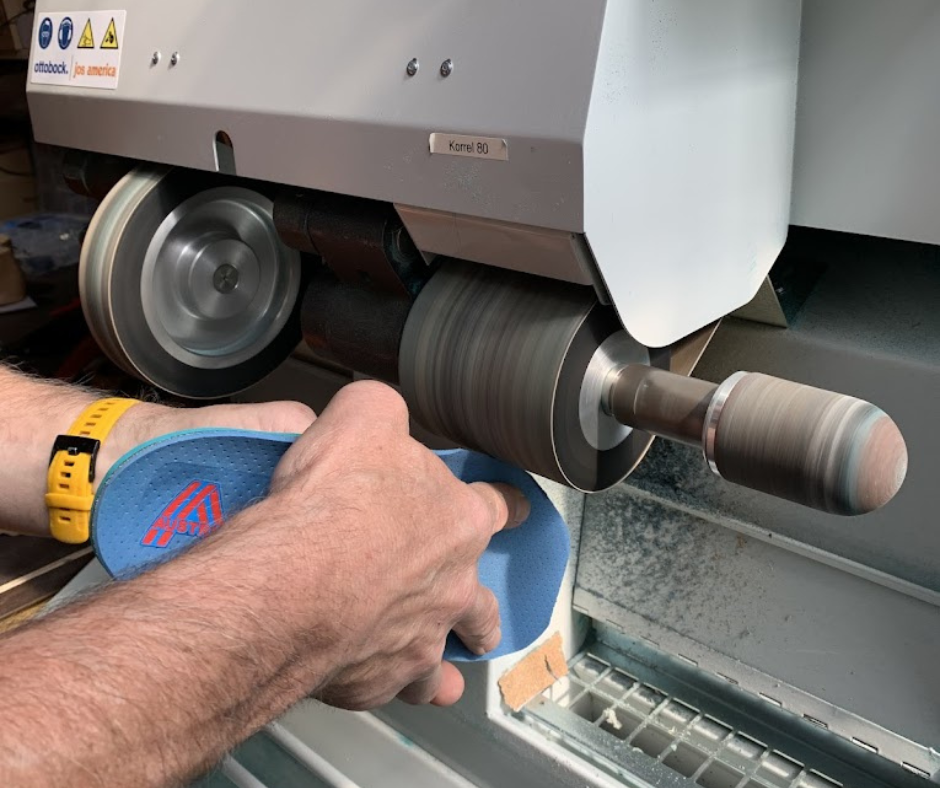 Correctiezolen worden geslepen in onze eigen werkplaats.