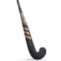 Zaalhockeystick voor kinderen van Adidas op een witte achtergrond.